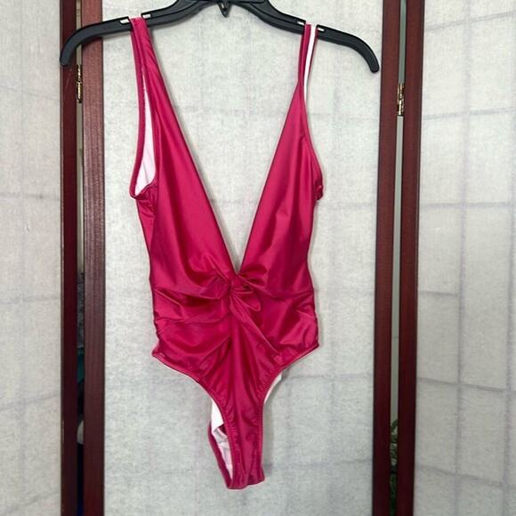 DODO BAR OR ONEPIECE GARNET DEEP PLUNGING‎ NECKLINE SWIMSUIT SIZE M - Picture 2 of 5